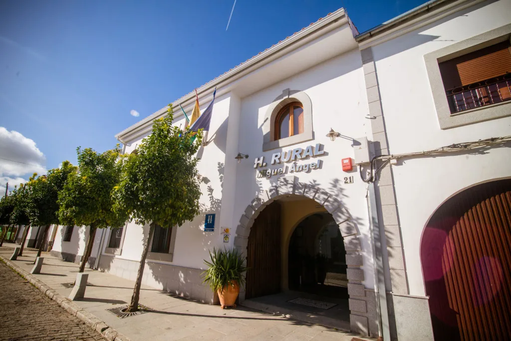 Fachada del Hotel Rural Miguel Ángel