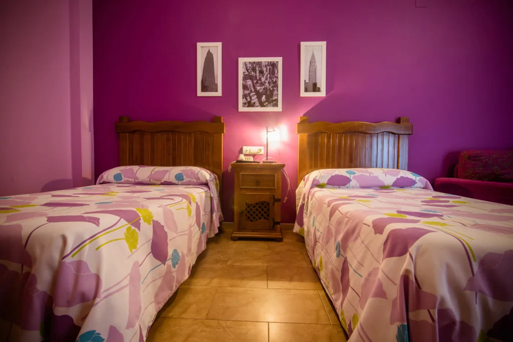Habitación con dos camas del Hotel Rural Miguel Ángel